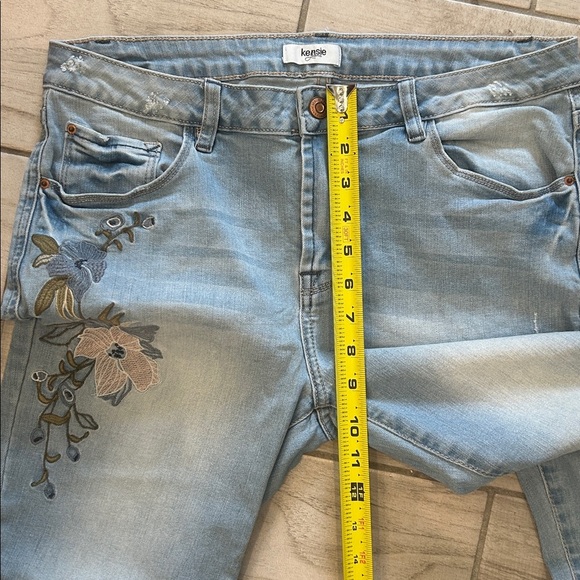 Kensie Embroidered Lightwash Jeans - Picture 9 of 10